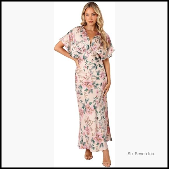 Maxi Dress with V Neckline and Short Sleeves